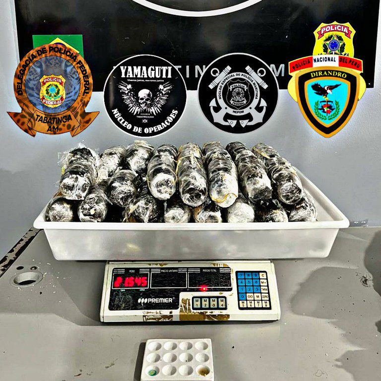 Pf Prende Duas Pessoas E Apreende 37 Kg De Cocaína No Interior Do